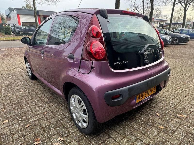 Gebraucht Peugeot 107 Access 68 PS (50 kW) 2013 Violett Kleinwagen