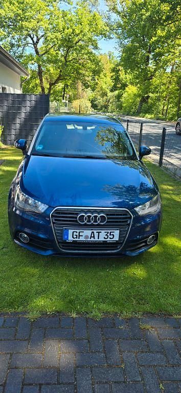 Blau Gebraucht 2011 Audi A1 Ambition Kleinwagen | 6.000 € (Fairer Preis) - Bild 1/4