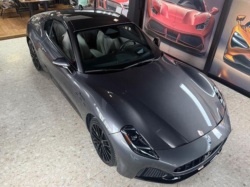 Gebraucht Maserati Granturismo 491 PS (361 kW) 2023 Silber Coupé