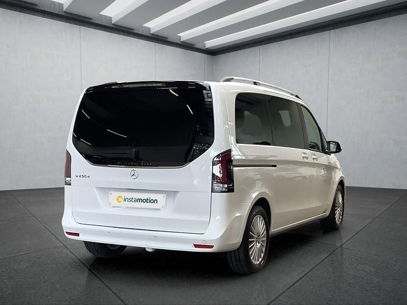 Gebraucht Mercedes V250 190 PS (139 kW) 2025 Weiß Van / Kleinbus