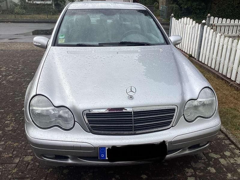 Silber Gebraucht 2003 Mercedes C180 Classic Limousine | 7.500 € - Bild 1/4