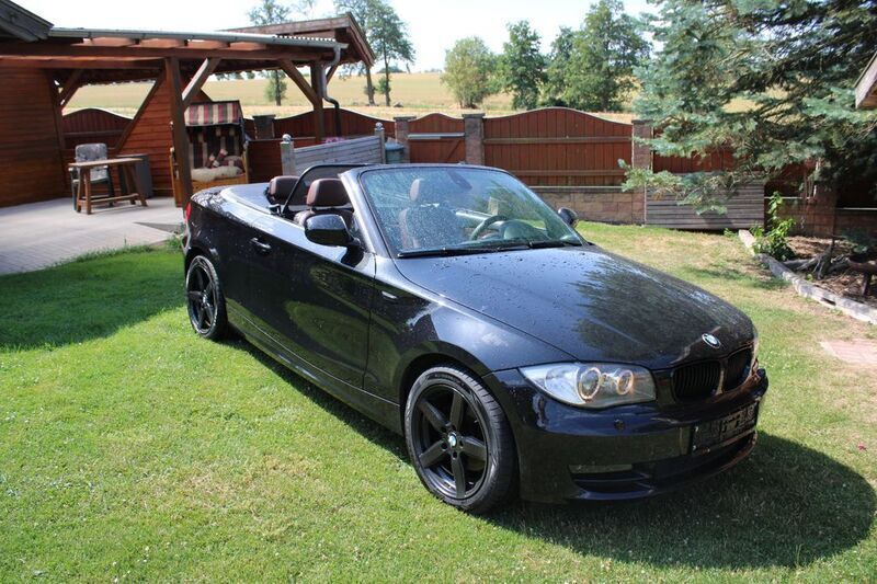 Schwarz Gebraucht 2010 BMW 120 Cabriolet Sport Line Cabrio | 8.495 € (Superpreis) - Bild 1/4