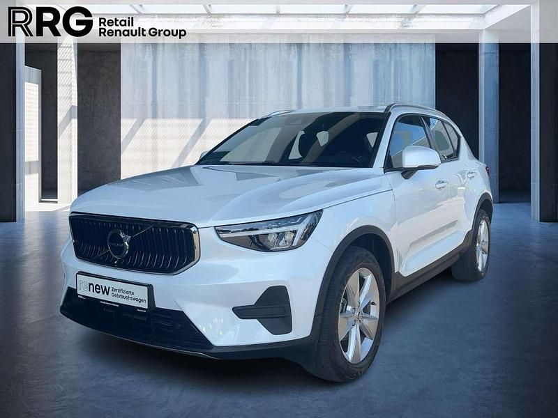 Crystal white / metallic Gebraucht 2024 Volvo XC40 Core SUV | 30.890 € (Superpreis) - Bild 1/3