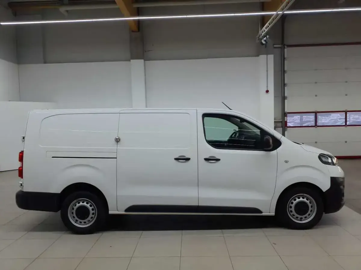 Gebraucht Opel Vivaro Edition 122 PS (89 kW) 2021 Jade weiß Van / Kleinbus