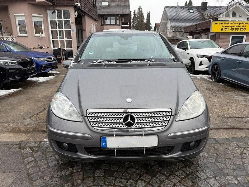 Gebraucht Mercedes A180 AMG Edition 1 109 PS (80 kW) 2008 Grau Van / Kleinbus