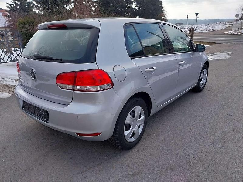 Gebraucht VW Golf VI Comfortline 105 PS (77 kW) 2010 Silber Kleinwagen