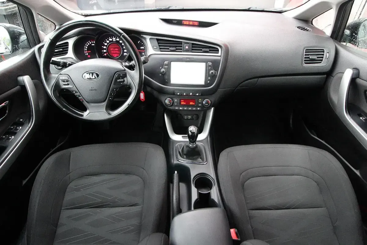 Gebraucht Kia Ceed 99 PS (72 kW) 2018 Grau Kleinwagen