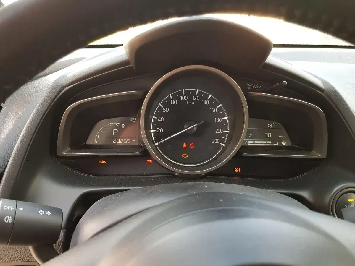 Gebraucht Mazda 2 Exclusive 90 PS (66 kW) 2021 Weiß Kleinwagen