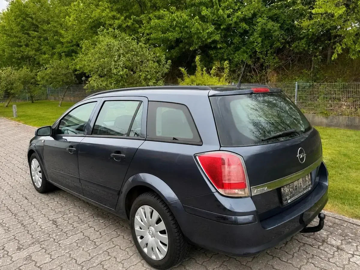 Gebraucht Opel Astra 90 PS (66 kW) 2006 Blau Kombi