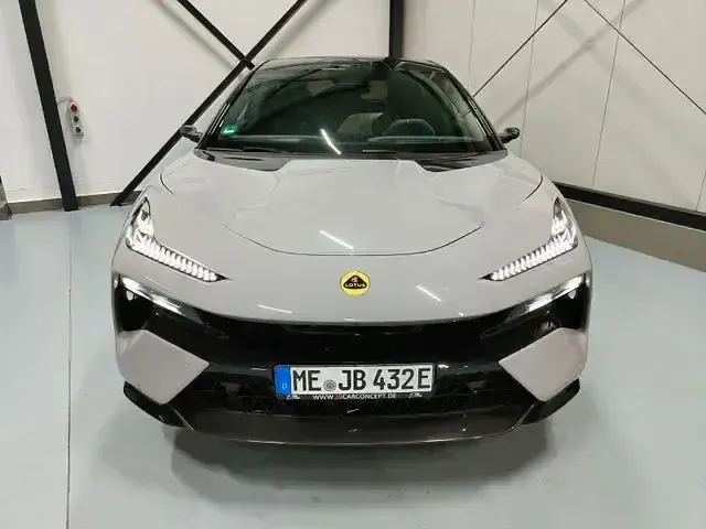 Używany Lotus Eletre 675 kW (918 KM) 2023 Szary SUV