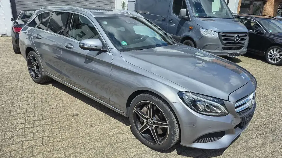 Gebraucht Mercedes C350e 211 PS (155 kW) 2016 Other Kombi