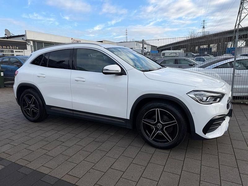 Gebraucht Mercedes GLA200 AMG line 163 PS (119 kW) 2020 Weiß SUV