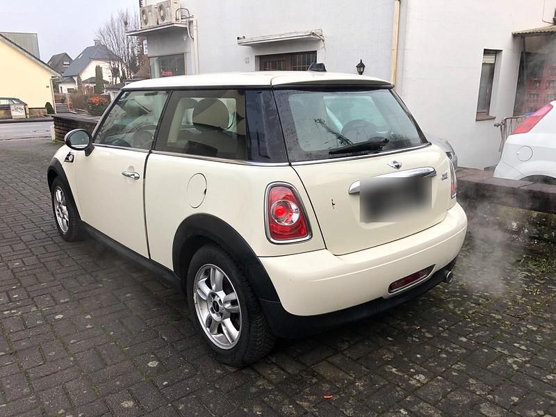 Gebraucht Mini ONE 75 PS (55 kW) 2012 Weiß Kleinwagen
