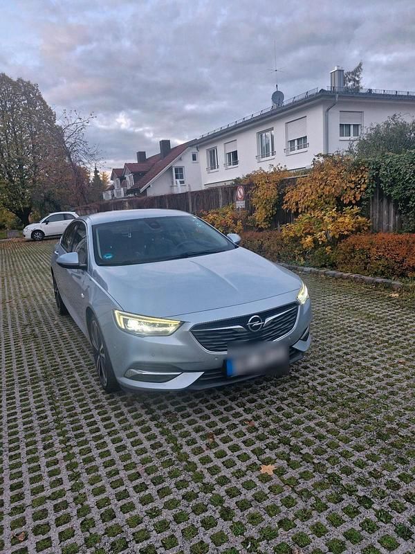 Blau Gebraucht 2018 Opel Insignia Innovation Limousine | 13.000 € - Bild 1/4