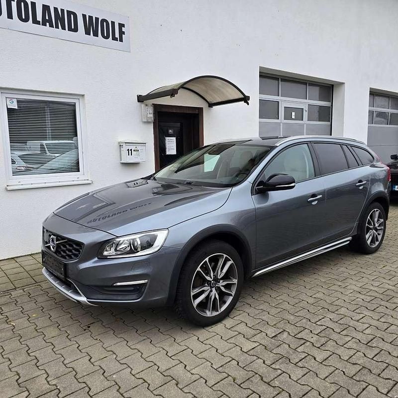 Gebraucht Volvo V60 CC Summum 150 PS (110 kW) 2016 Osmium grey / metallic Kombi