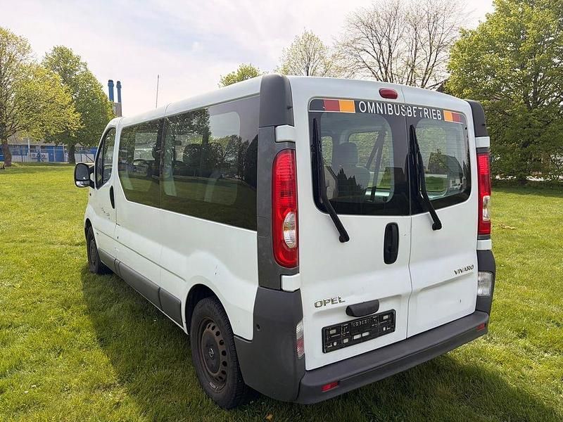 Second-hand Opel Vivaro 90 CP (66 kW) 2013 Alb Monovolum