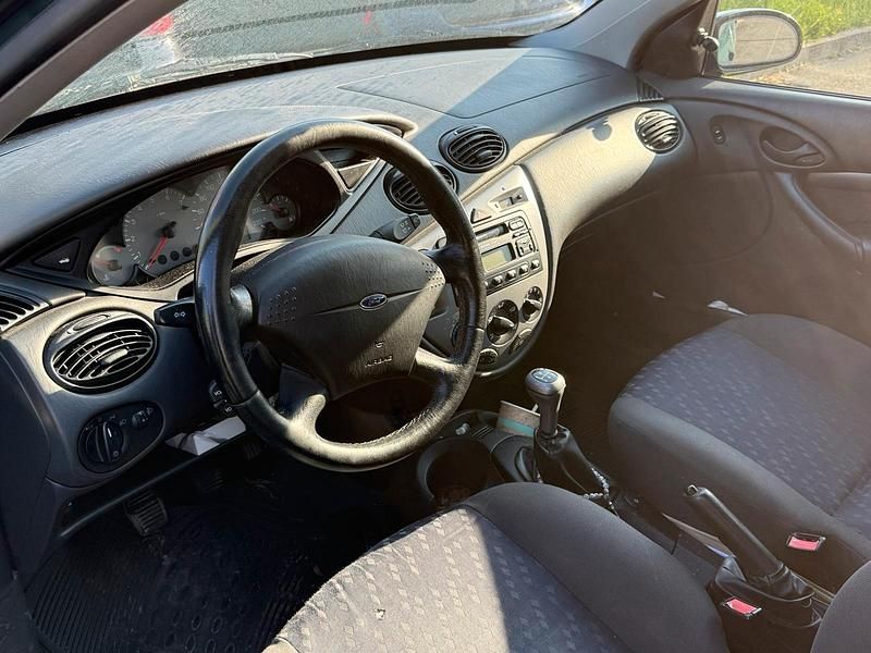 Gebraucht Ford Focus 100 PS (73 kW) 2000 Kleinwagen