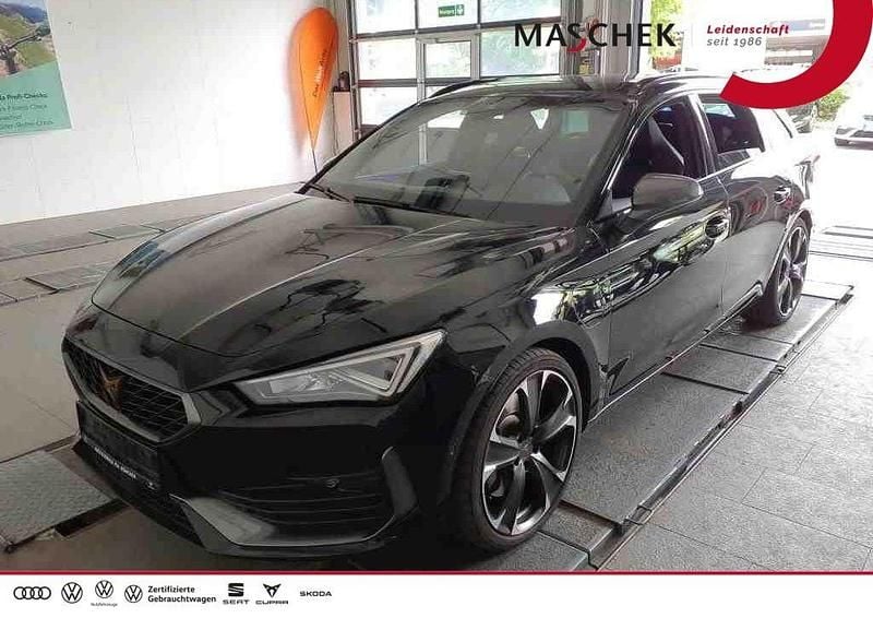 Midnight schwarz metallic Gebraucht 2023 Cupra Leon Kombi | 27.440 € (Fairer Preis) - Bild 1/4