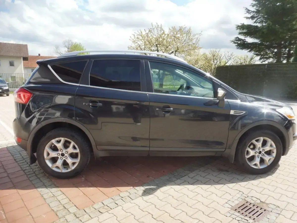 Usata Ford Kuga Trend 136 CV (100 kW) 2009 Nero SUV
