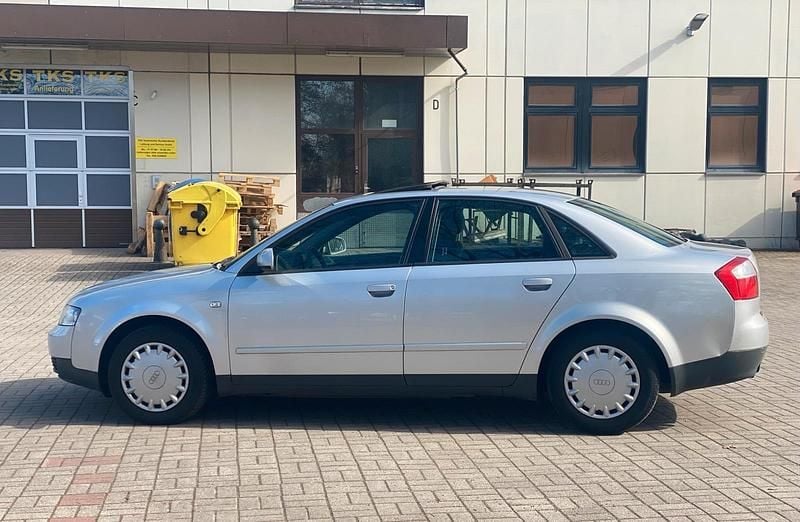 Gebraucht Audi A4 131 PS (96 kW) 2002 Silber Limousine