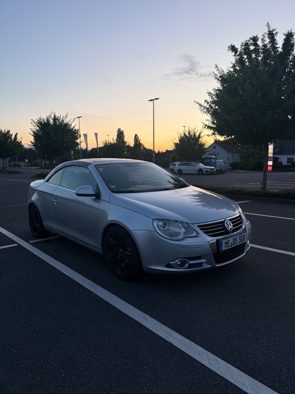 Silber Gebraucht 2007 VW Eos Cabrio | 2.900 € (Guter Preis) - Bild 1/4
