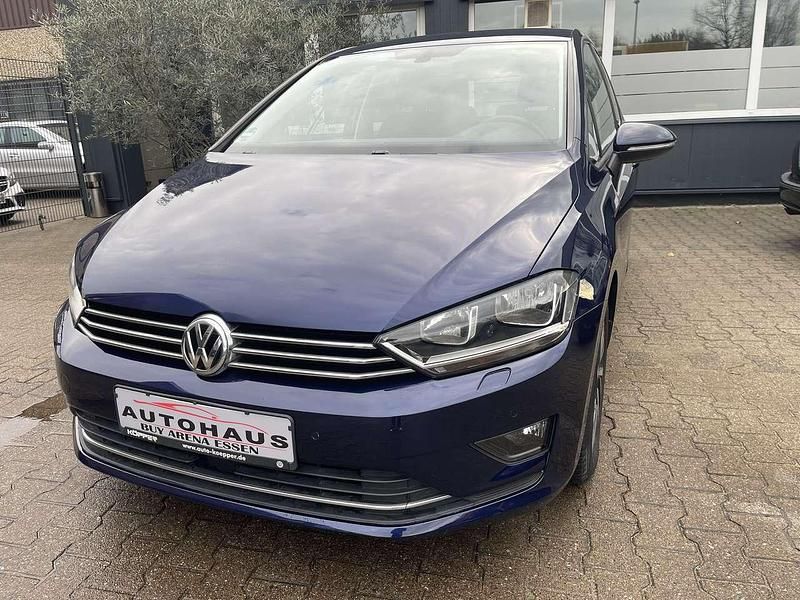 Atlantic blue metallic Gebraucht 2017 VW Golf Sportsvan Sound Van / Kleinbus | 9.900 € (Guter Preis) - Bild 1/4