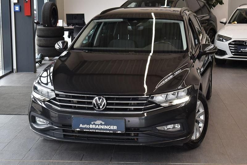 Gebraucht VW Passat 150 PS (110 kW) 2021 Grau Kombi