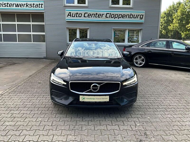 Schwarz Gebraucht 2020 Volvo V60 Momentum Kombi | 16.900 € (Etwas zu teuer) - Bild 1/4