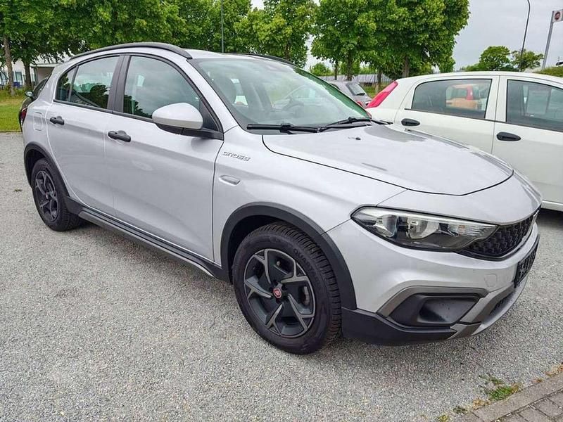 Maestro grau Gebraucht 2022 Fiat Tipo Cross Limousine | 17.500 € (Etwas zu teuer) - Bild 1/4