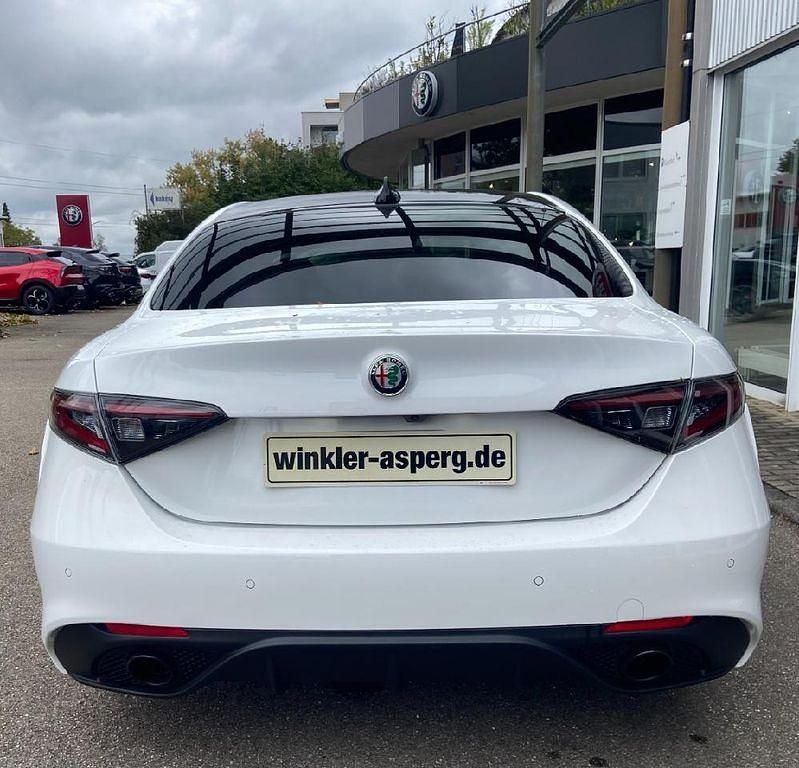 Gebraucht Alfa Romeo Giulia 280 PS (205 kW) 2024 Rot Limousine
