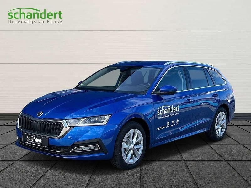 Raceblau (blau) Gebraucht 2024 Skoda Octavia Style Kombi | 36.770 € (Etwas zu teuer) - Bild 1/4