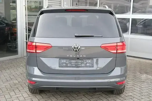 Neu VW Touran Edition 150 PS (110 kW) 2026 Delfingrau metallic Van / Kleinbus