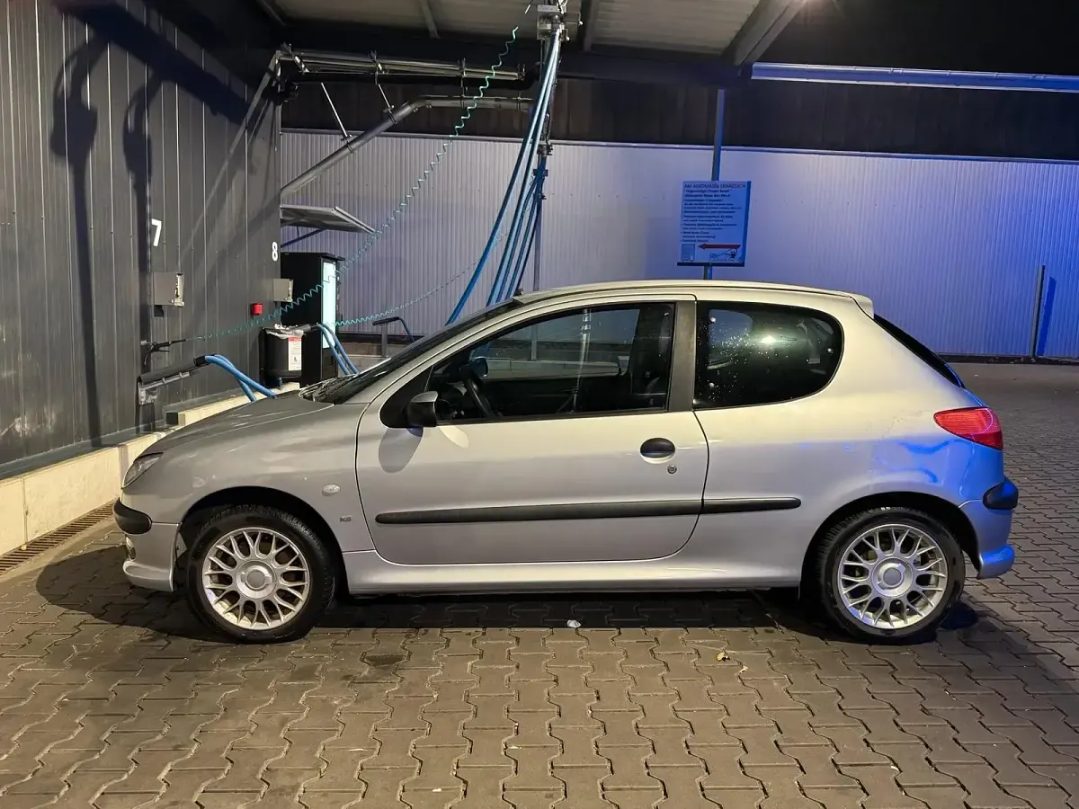 Gebraucht Peugeot 206 88 PS (64 kW) 1999 Grau Kleinwagen