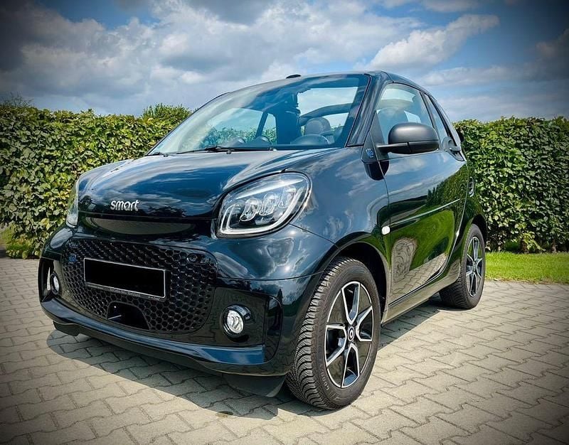 Schwarz Gebraucht 2023 Smart ForTwo Electric Drive Cabrio | 12.400 € (Guter Preis) - Bild 1/4
