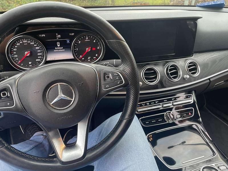 Gebraucht Mercedes E220 194 PS (142 kW) 2017 Limousine