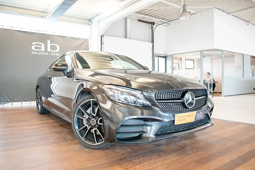 Gebraucht Mercedes C200 AMG 184 PS (135 kW) 2021 Grau Coupé