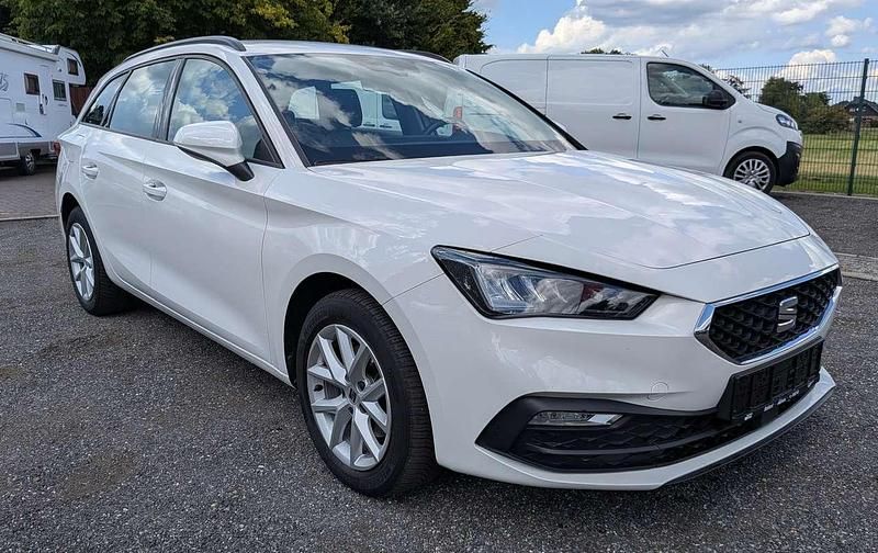 Weiß Gebraucht 2022 Seat Leon Style Kombi | 17.650 € (Superpreis) - Bild 1/4