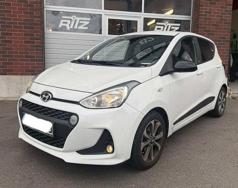 Weiß Gebraucht 2018 Hyundai i10 Passion Kleinwagen | 8.450 € (Fairer Preis) - Bild 1/4