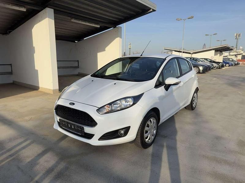 Gebraucht Ford Fiesta 101 PS (74 kW) 2017 Weiß Limousine