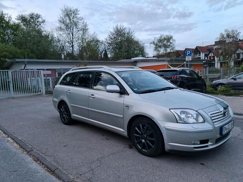 Gebraucht Toyota Avensis 116 PS (85 kW) 2004 Grau Kombi