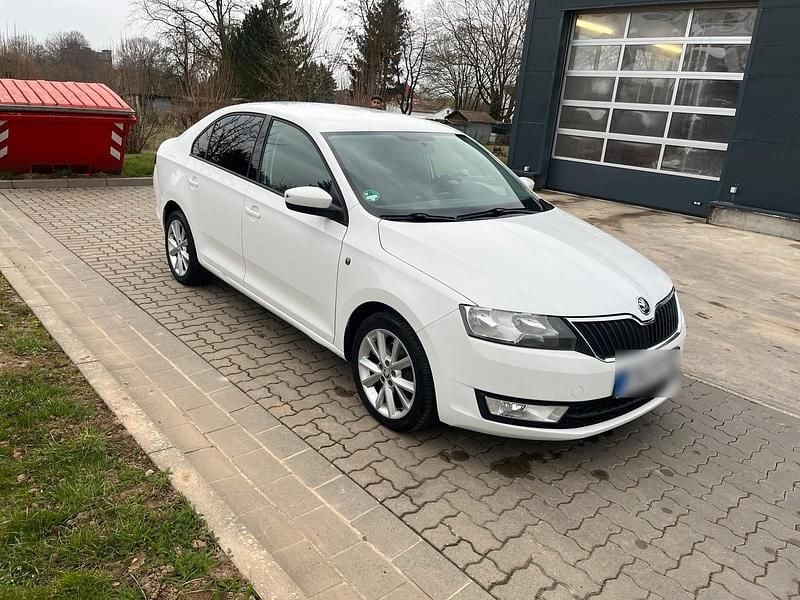Gebraucht Skoda Rapid 105 PS (77 kW) 2013 Weiß Kleinwagen