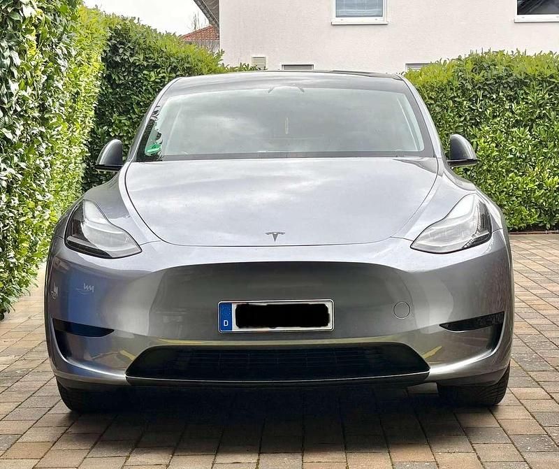 Gebraucht Tesla Model Y Standard Range 255 kW (347 PS) 2023 Silber SUV