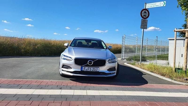 Gebraucht Volvo S90 Momentum 150 PS (110 kW) 2018 Silber Limousine