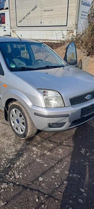 Second-hand Ford Fusion 2004 Argintiu Hatchback