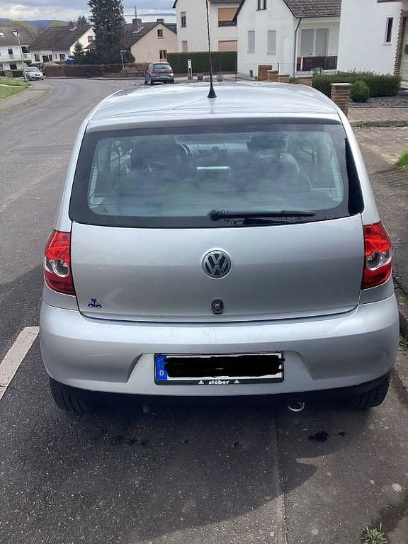 Gebraucht VW Fox 54 PS (39 kW) 2009 Silber Kleinwagen