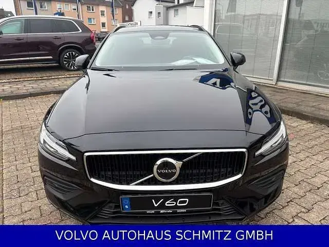 Gebraucht Volvo V60 Core 197 PS (144 kW) 2025 Schwarz Kombi