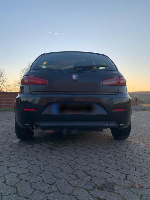 Gebraucht Alfa Romeo 147 105 PS (77 kW) 2009 Schwarz Kleinwagen