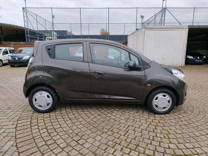 Second-hand Chevrolet Spark 68 CP (50 kW) 2011 Maro Hatchback