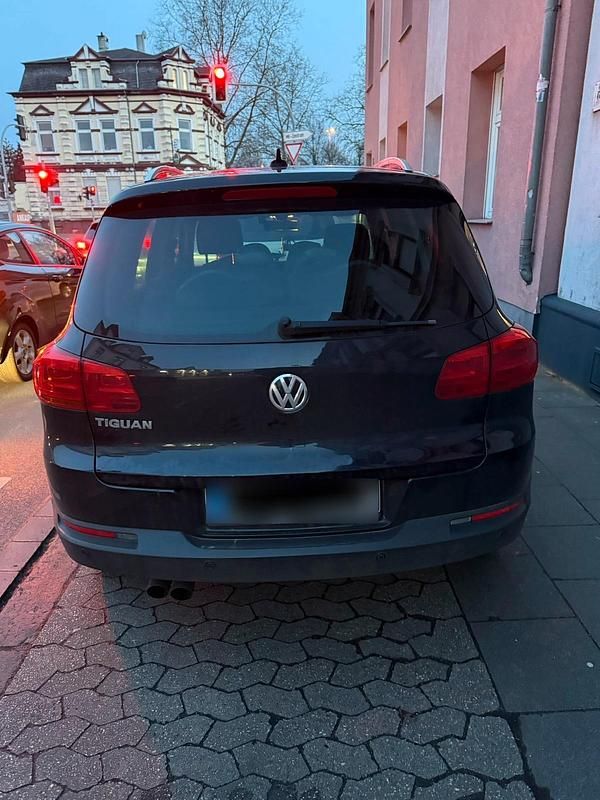 Gebraucht VW Tiguan 155 PS (114 kW) 2016 Schwarz SUV