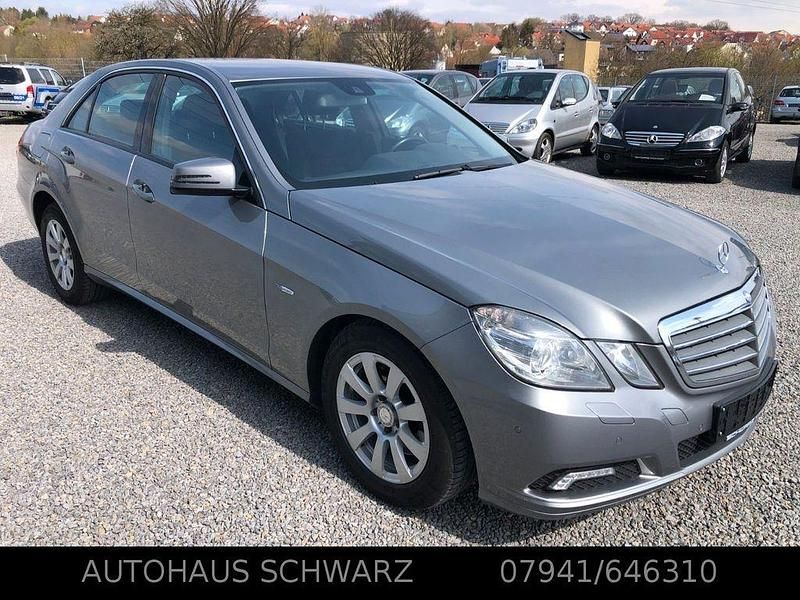 Gebraucht Mercedes E250 204 PS (150 kW) 2009 Silber Limousine